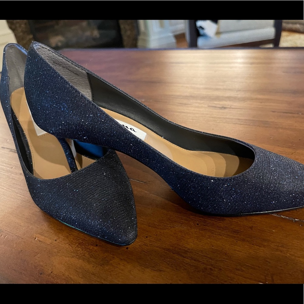 Navy Nina kitten pumps